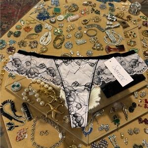 Sawren intimates Bounty European White and black lace thong